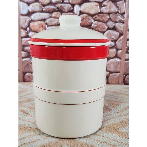 King Arthur Flour 1 quart Lidded Canister by Chantal - Picture 6 of 10